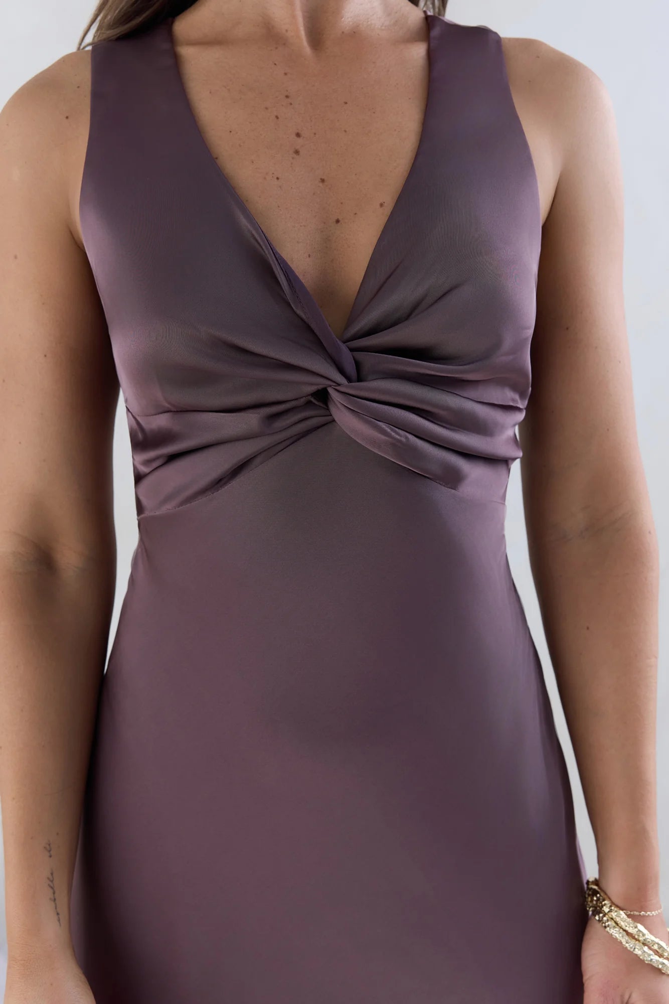 Vestido Weitese clásico de satén con cuello torcido, morado, para fiesta, con espalda cruzada abierta, sin mangas, maxivestido